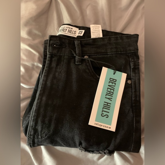 Brand new black ripped jeans! - Picture 1 of 4